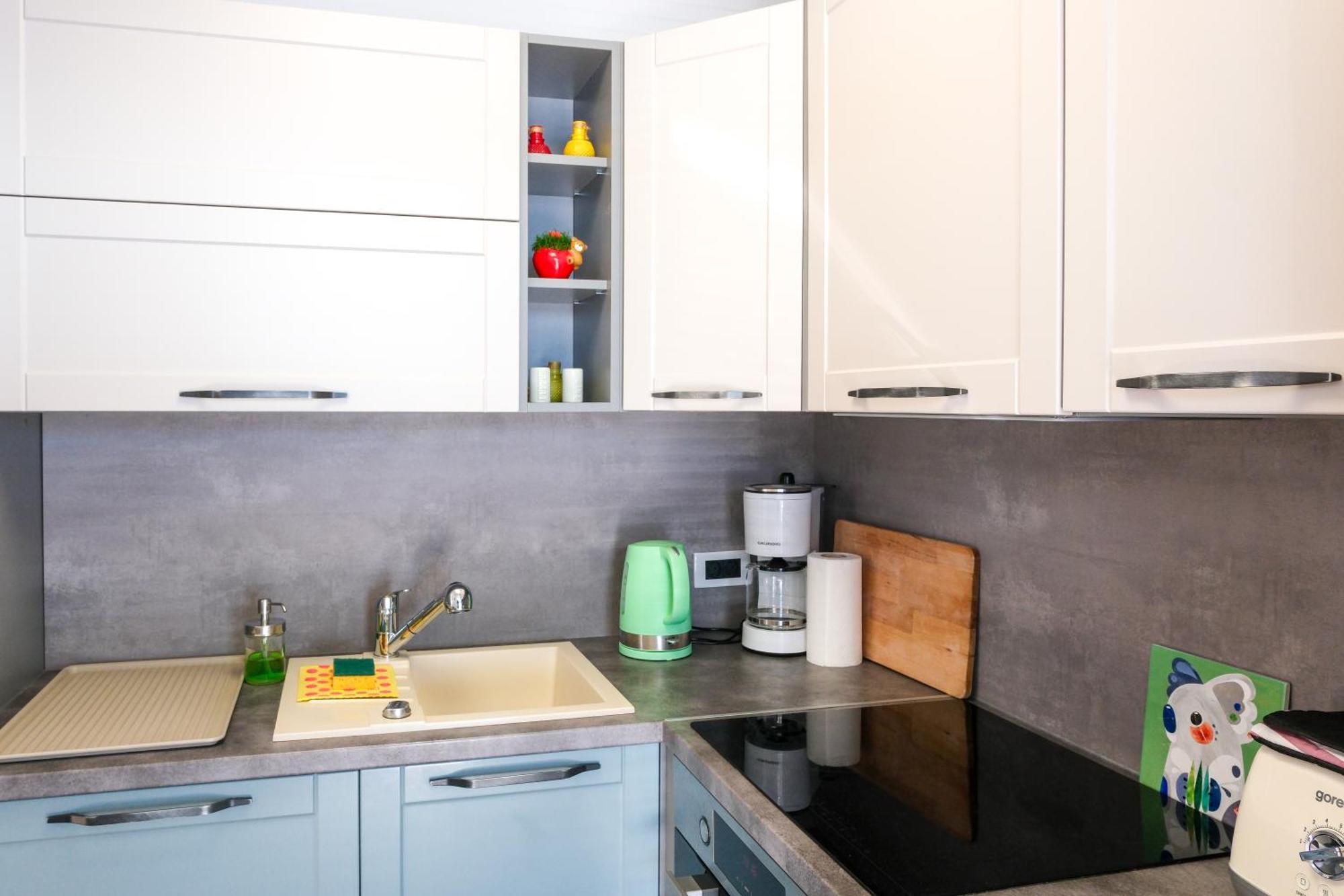 Studio Apartment Above Promenade W Terrace & Parking 拉巴克 外观 照片