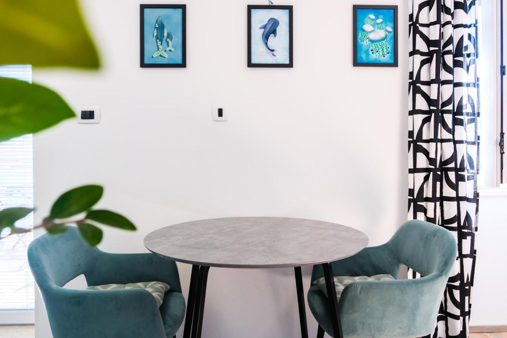 Studio Apartment Above Promenade W Terrace & Parking 拉巴克 外观 照片